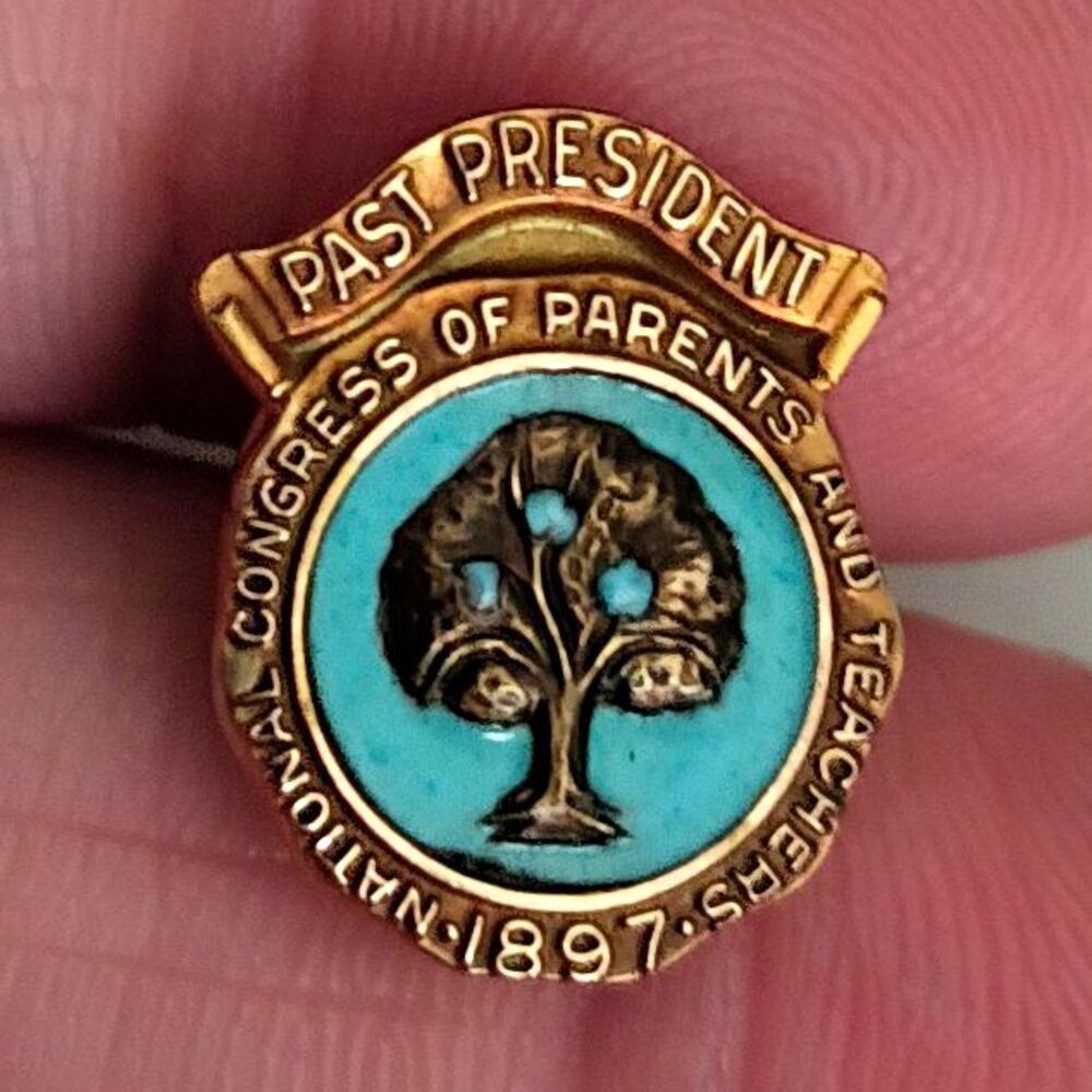 10k solid gold Past President National Congress of Parents and Teachers 1897 Pin